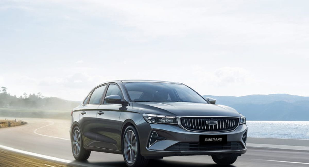 primer auto sedán Geely